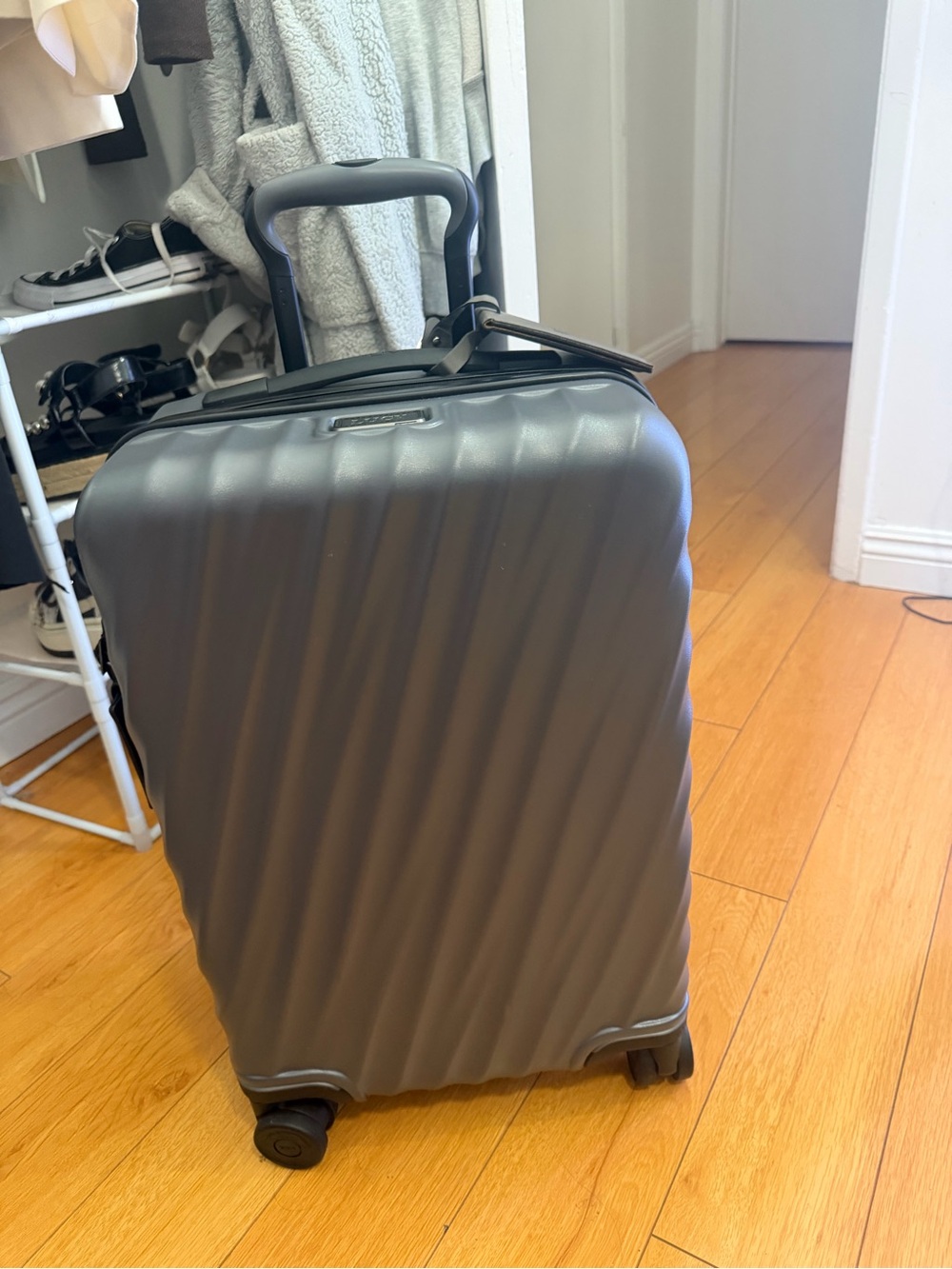 TumI Like new used 1 time sellingg ASAP - Picture 9 of 13
